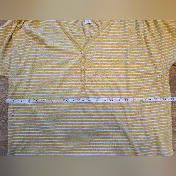 OLD NAVY Loose V-Neck Linen-Blend Henley T- Shirt Womens L Yellow White Striped - Picture 5 of 7